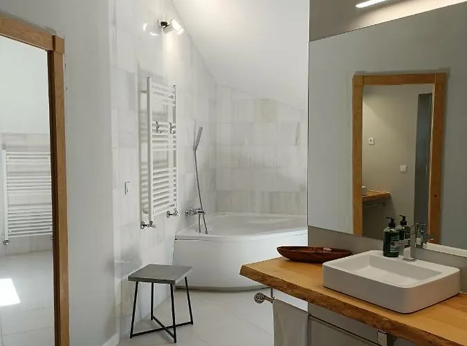 Pensión Quinta De Marzovelos 4*